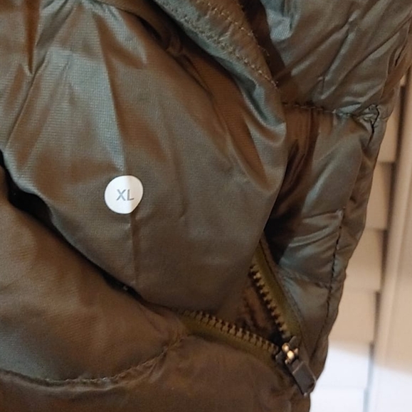 Lululemon Down Vest - Picture 10 of 10